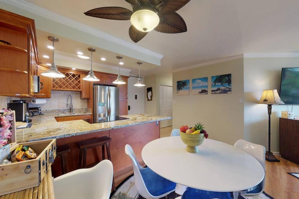 Appartamento Oceanfront Penthouse With Amazing Views At Kauhale Makai Kihei Esterno foto