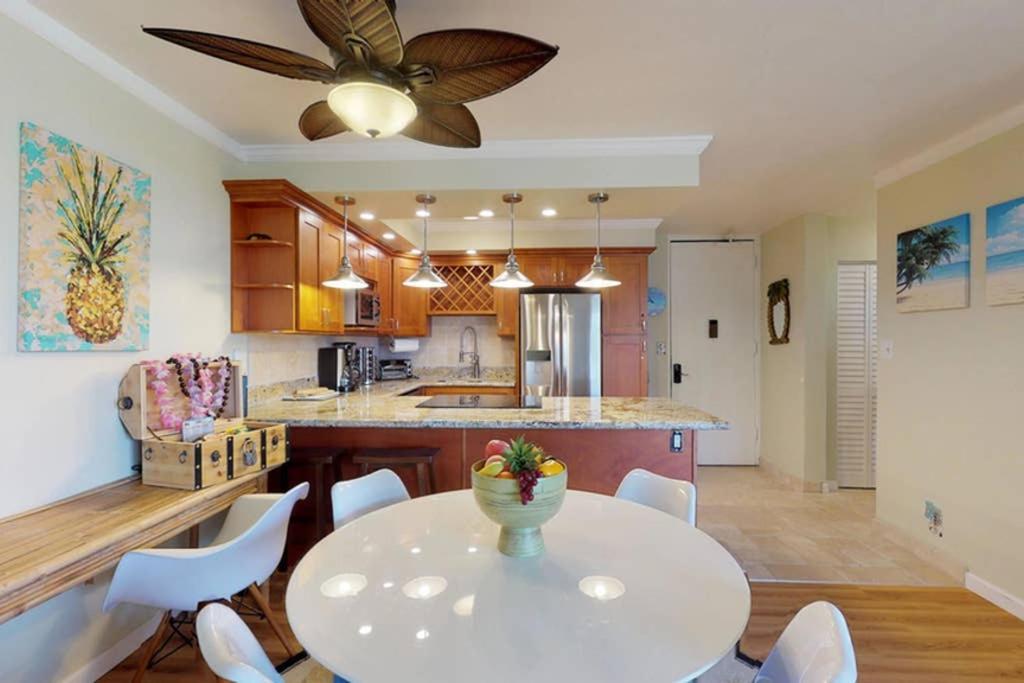 Appartamento Oceanfront Penthouse With Amazing Views At Kauhale Makai Kihei Esterno foto